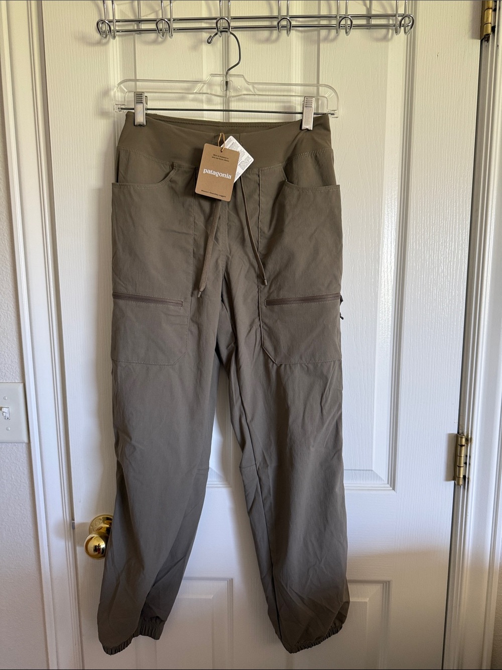 Patagonia Women’s Quandary Pants
56146 WNGY: color Wind Grey